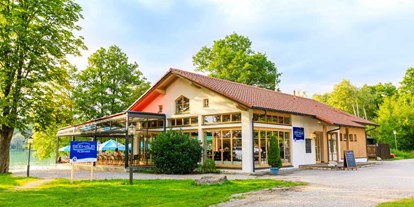 Campingplätze - Baden in natürlichen Gewässern - Im Seehaus findet Kulinarik-Liebhaber saisonelle und regionale Küche  - Camping am Pilsensee