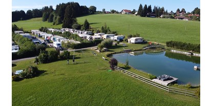 Campingplätze - Duschen mit Warmwasser: inklusive - Terrassen-Camping am Richterbichl