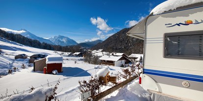 Campingplätze - Wohnwagenstellplatz vor der Schranke - Oberbayern - Wintercamping auf Allweglehen - Camping-Resort Allweglehen