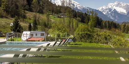 Campingplätze - Barrierefreie Sanitäranlagen - Berchtesgaden - Poolblick auf Camping - Camping-Resort Allweglehen