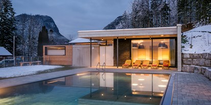Campingplätze - Visa - Berchtesgaden - Winterwellness im stimmungsvollen Abendlicht - Camping-Resort Allweglehen