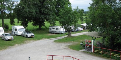 Campingplätze - Grillen mit Holzkohle möglich - Camping Illertissen