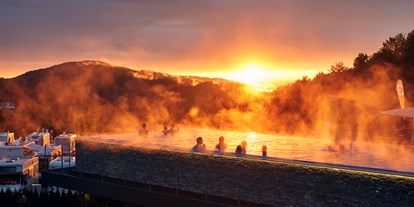 Campingplätze - Duschen mit Warmwasser: inklusive - Camping Resort Bodenmais